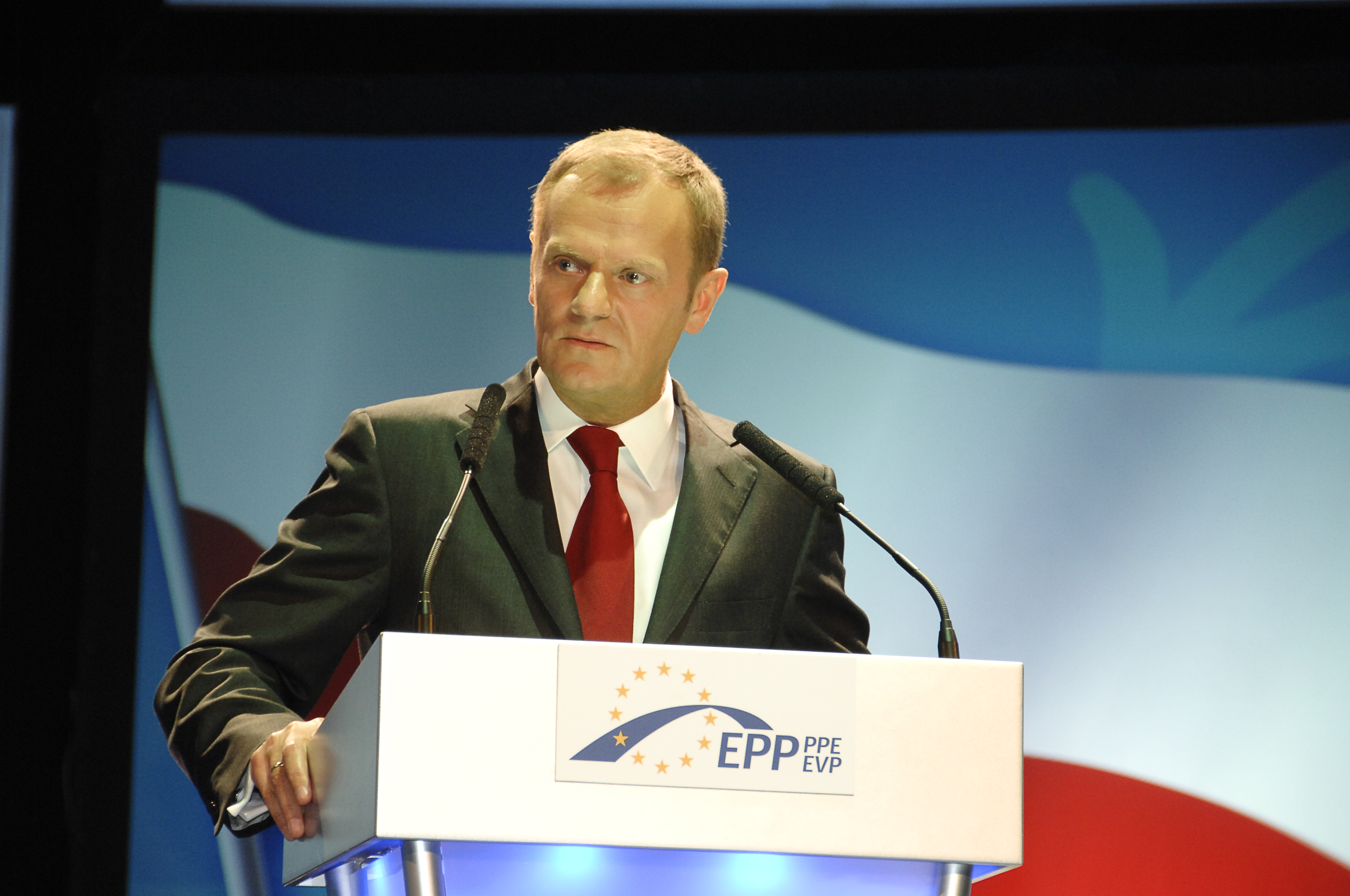 Donald_Tusk_(Kongresie_Europejskiej_Partii_Ludowej,_2010)