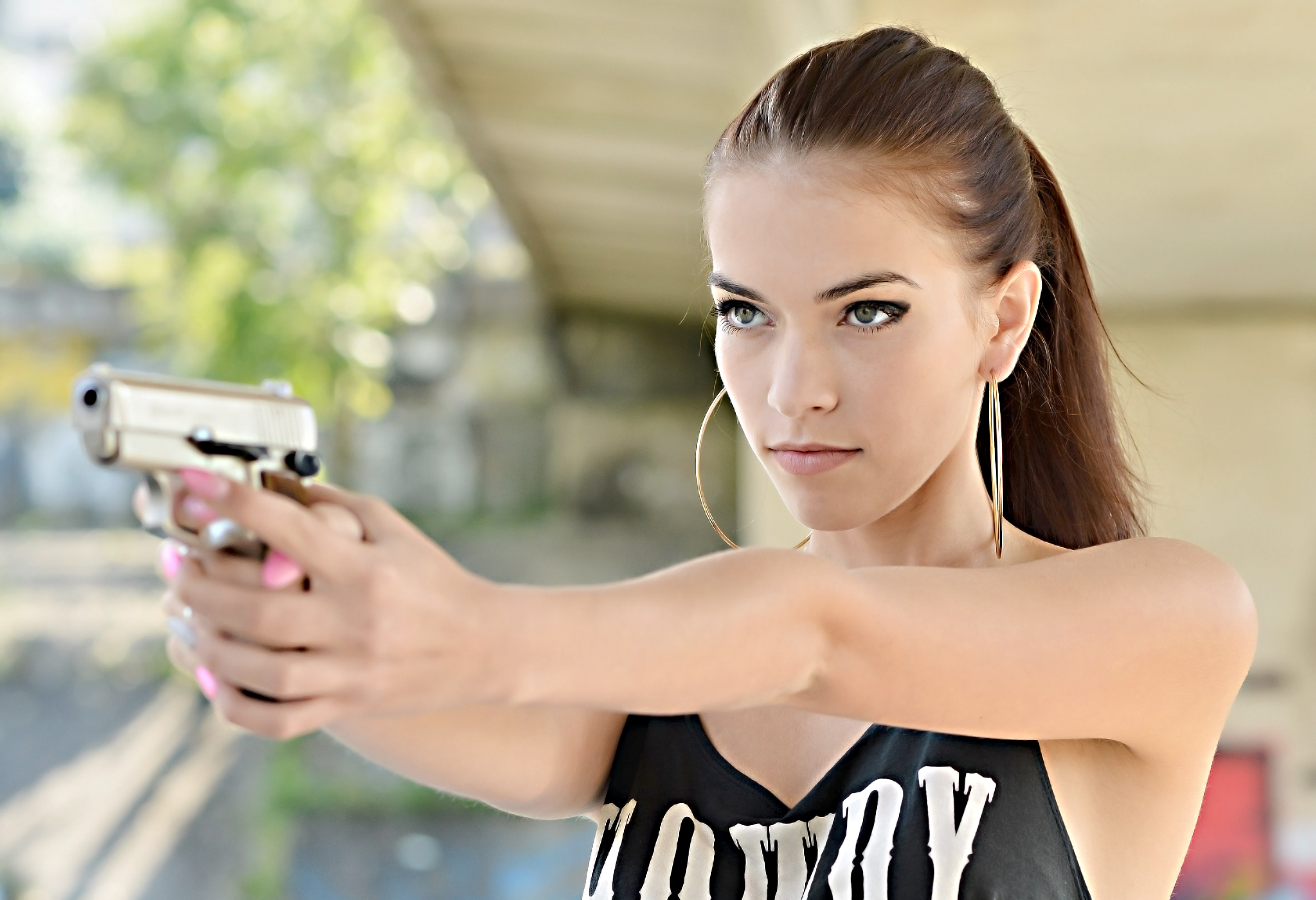 kvinde pistol våben smuk ss