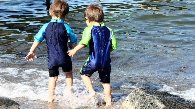 børn strand familie danmark ss